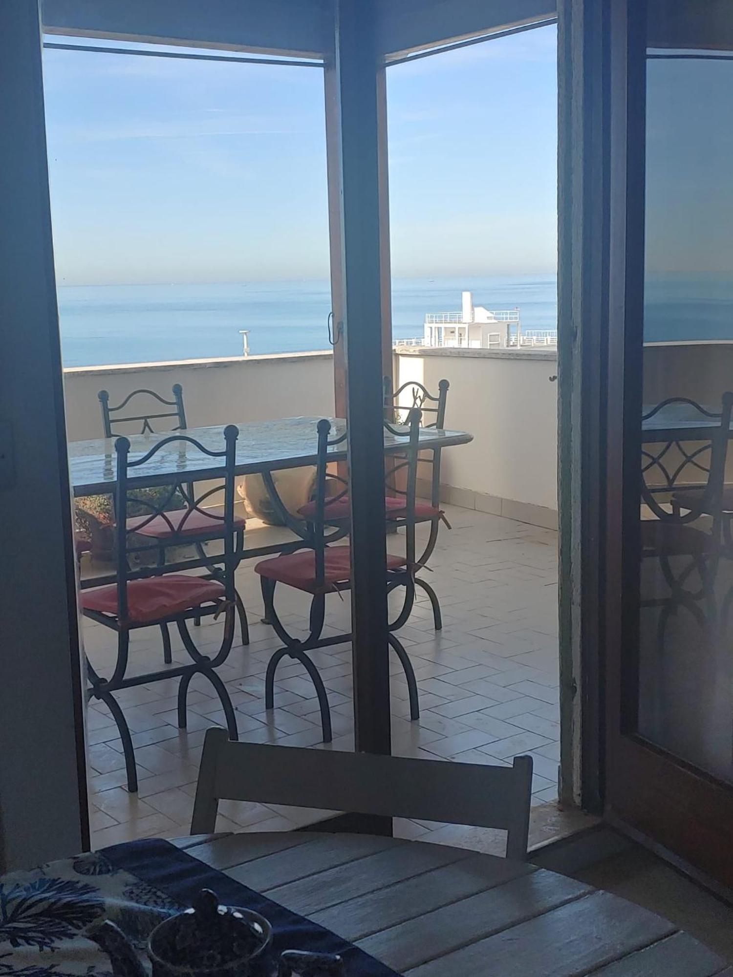 Ostia Attico Fronte Mare Διαμέρισμα Εξωτερικό φωτογραφία
